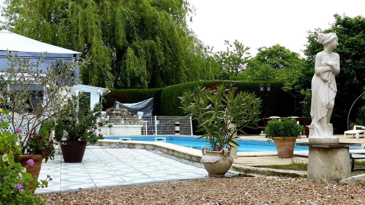 Hotel Les Dauphins De Mareuil Exterior foto