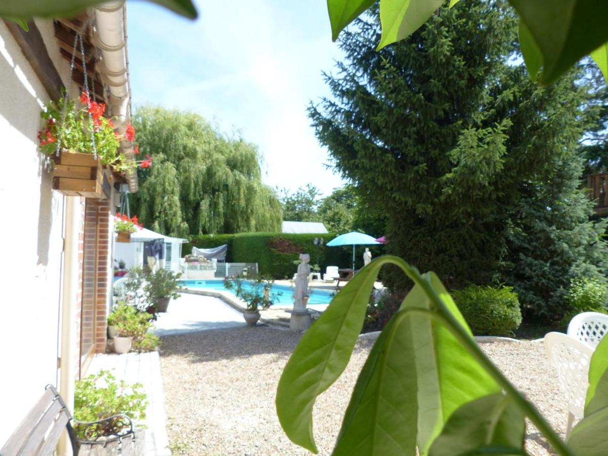Hotel Les Dauphins De Mareuil Exterior foto